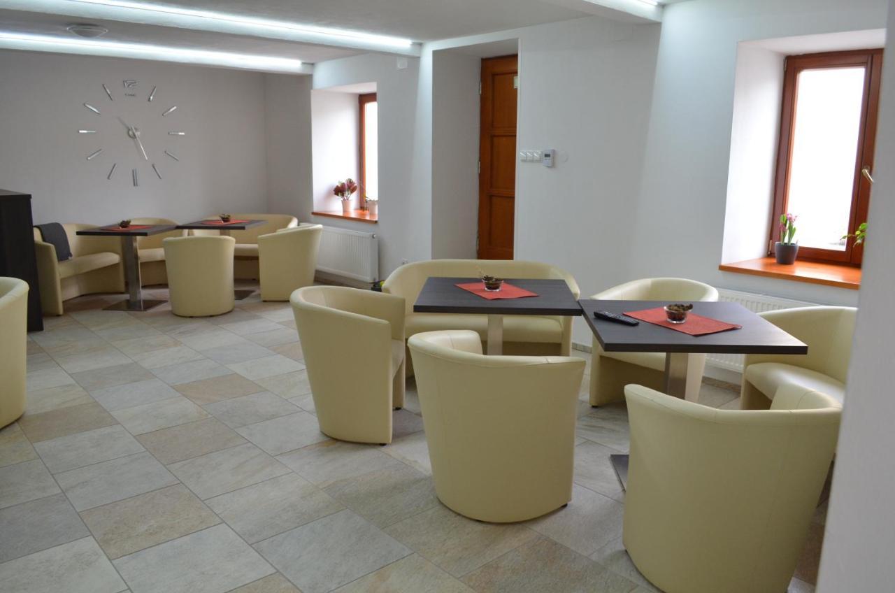 Apartmany Pod Namestim Telc Bagian luar foto