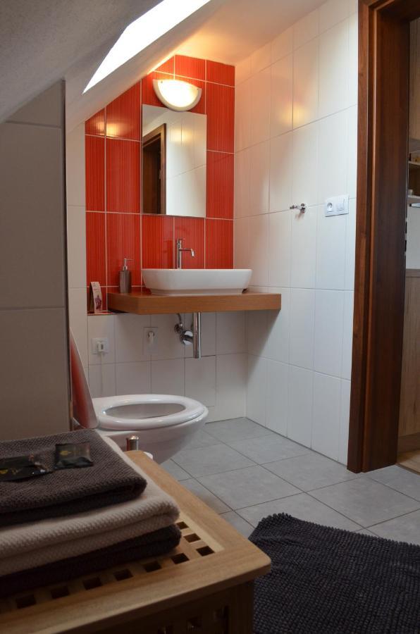 Apartmany Pod Namestim Telc Ruang foto