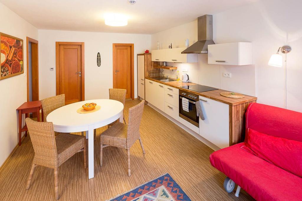 Apartmany Pod Namestim Telc Bagian luar foto