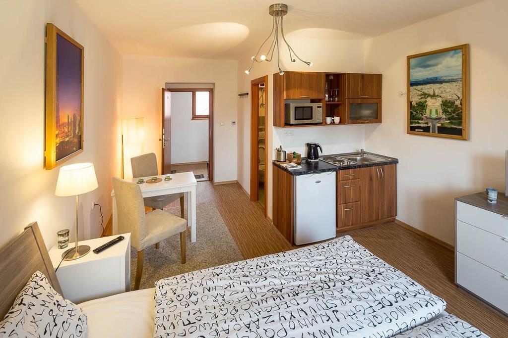 Apartmany Pod Namestim Telc Bagian luar foto