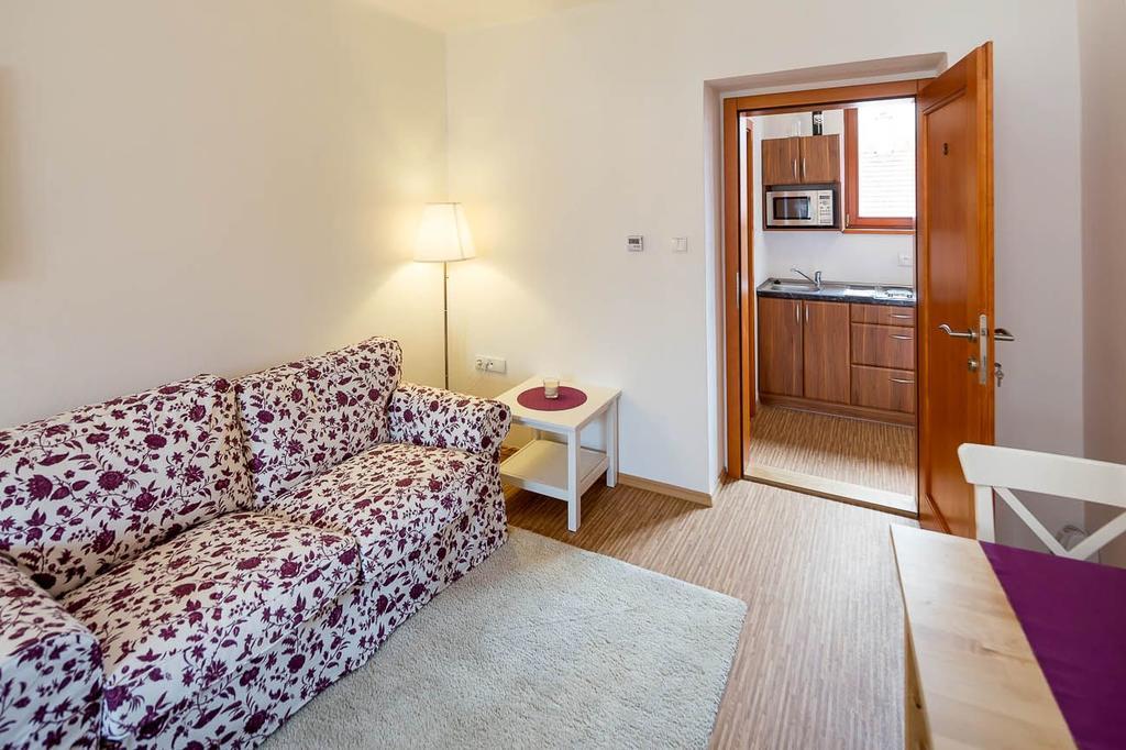 Apartmany Pod Namestim Telc Bagian luar foto