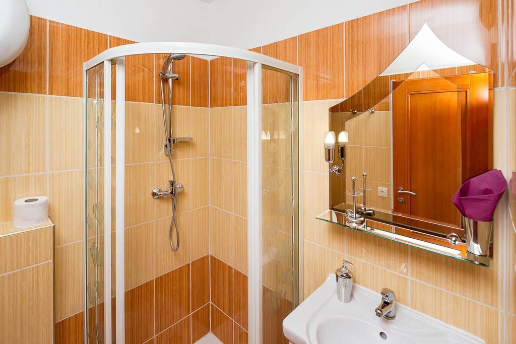 Apartmany Pod Namestim Telc Bagian luar foto