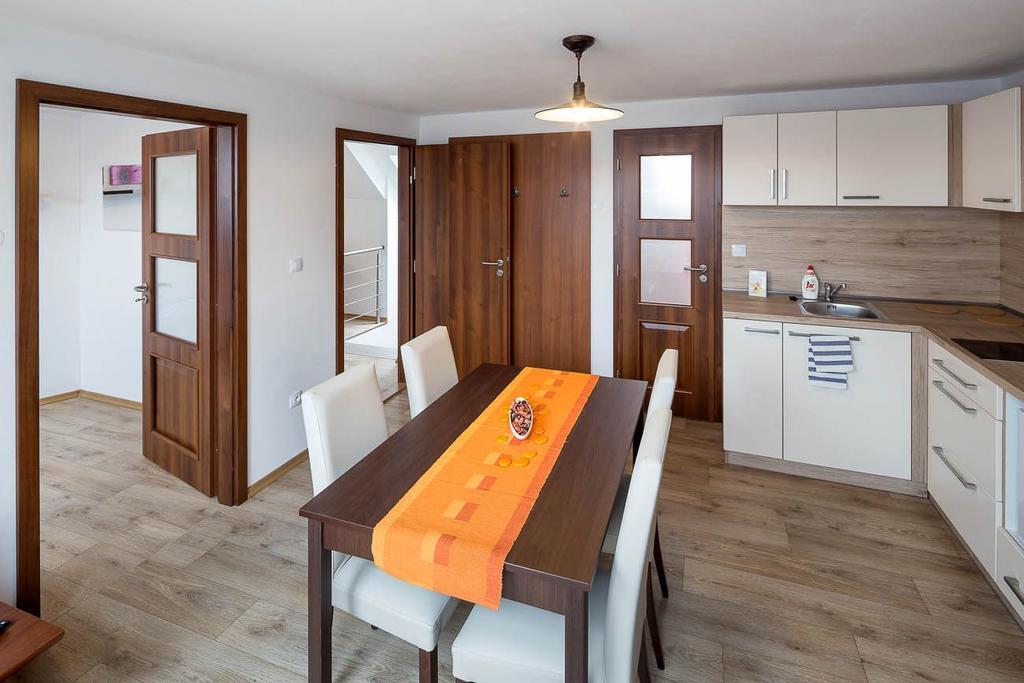 Apartmany Pod Namestim Telc Bagian luar foto