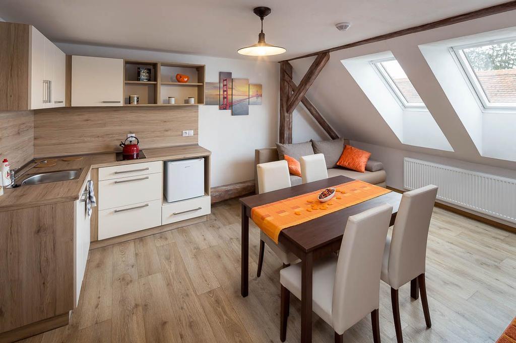Apartmany Pod Namestim Telc Bagian luar foto