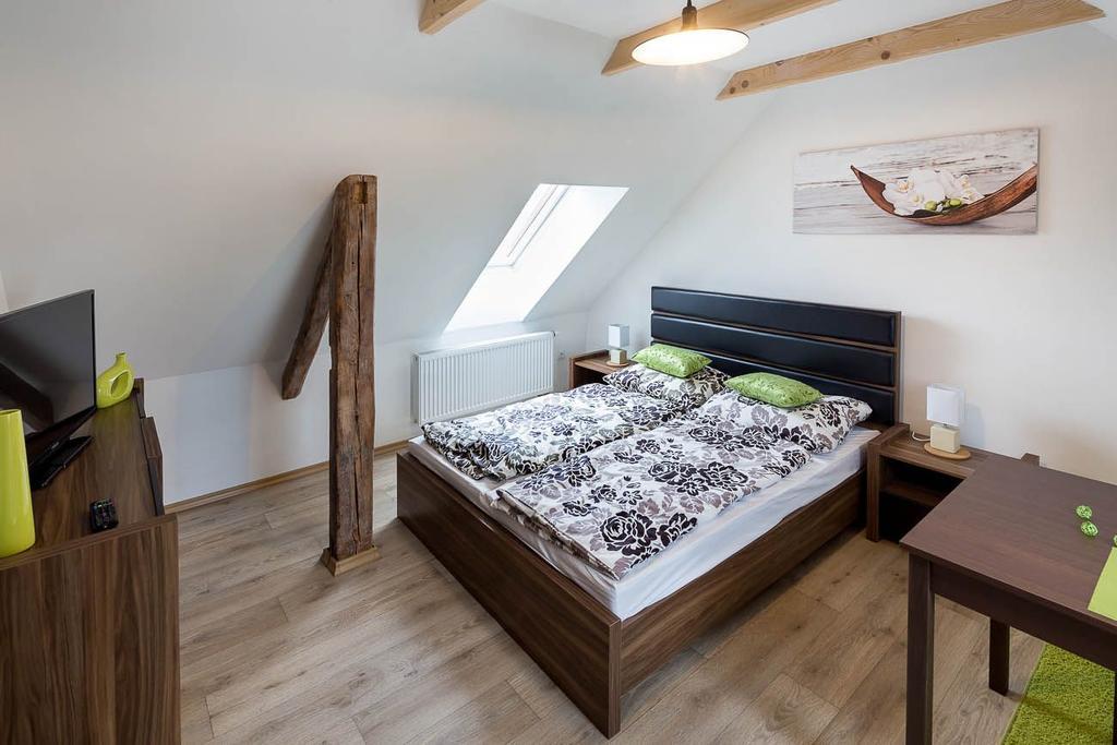 Apartmany Pod Namestim Telc Bagian luar foto