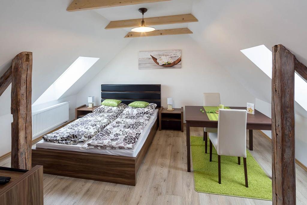 Apartmany Pod Namestim Telc Bagian luar foto